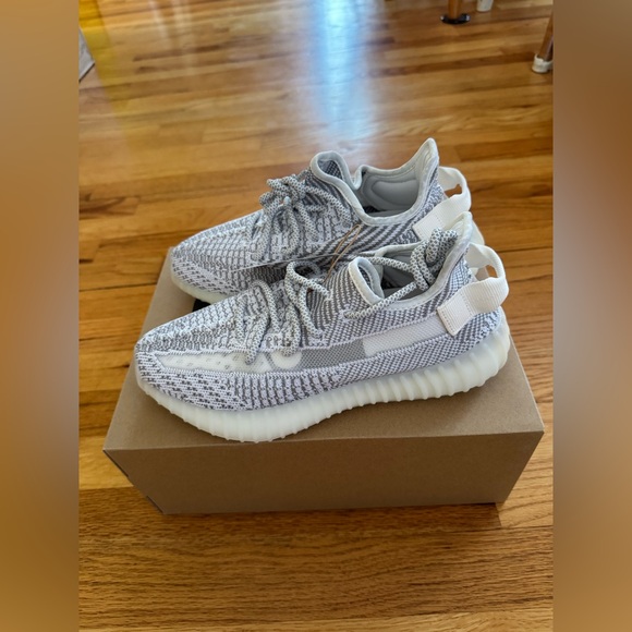 Adidas Yeezy Boost 350 V2 - Picture 6 of 9